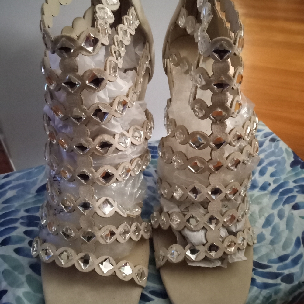 Steve Madden new blush shining heel 6 and a half